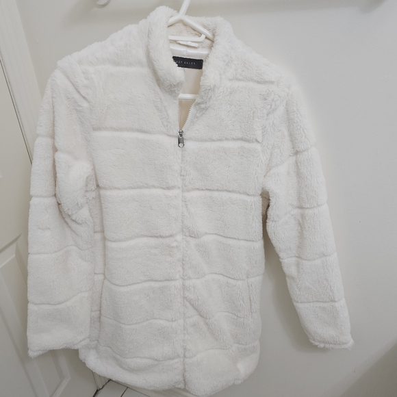 Plush Quilted Jacket from Suzy Shier Cream colour, size Medium - Picture 2 of 6
